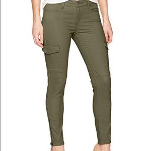 Levi’s 711 Skinny Cargo Pants